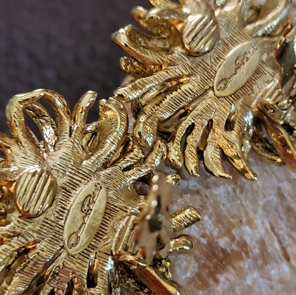 OSCAR DE LA RENTA EARRINGS - Picture 5 of 5